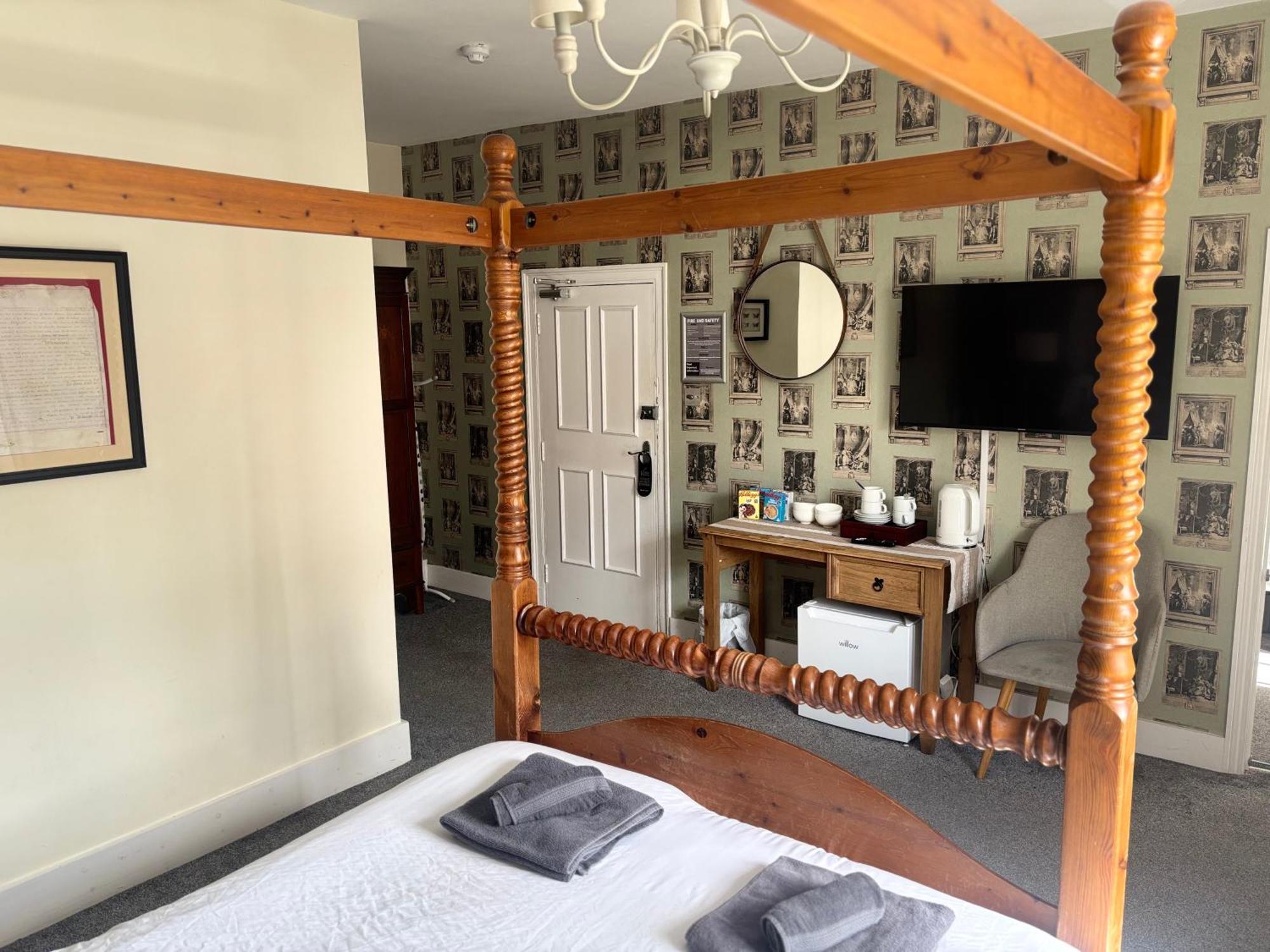 Three Tuns Ashwell Bed & Breakfast ภายนอก รูปภาพ