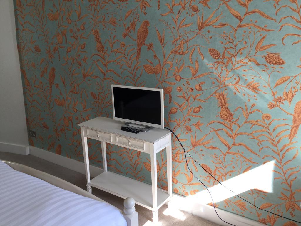 Three Tuns Ashwell Bed & Breakfast ภายนอก รูปภาพ