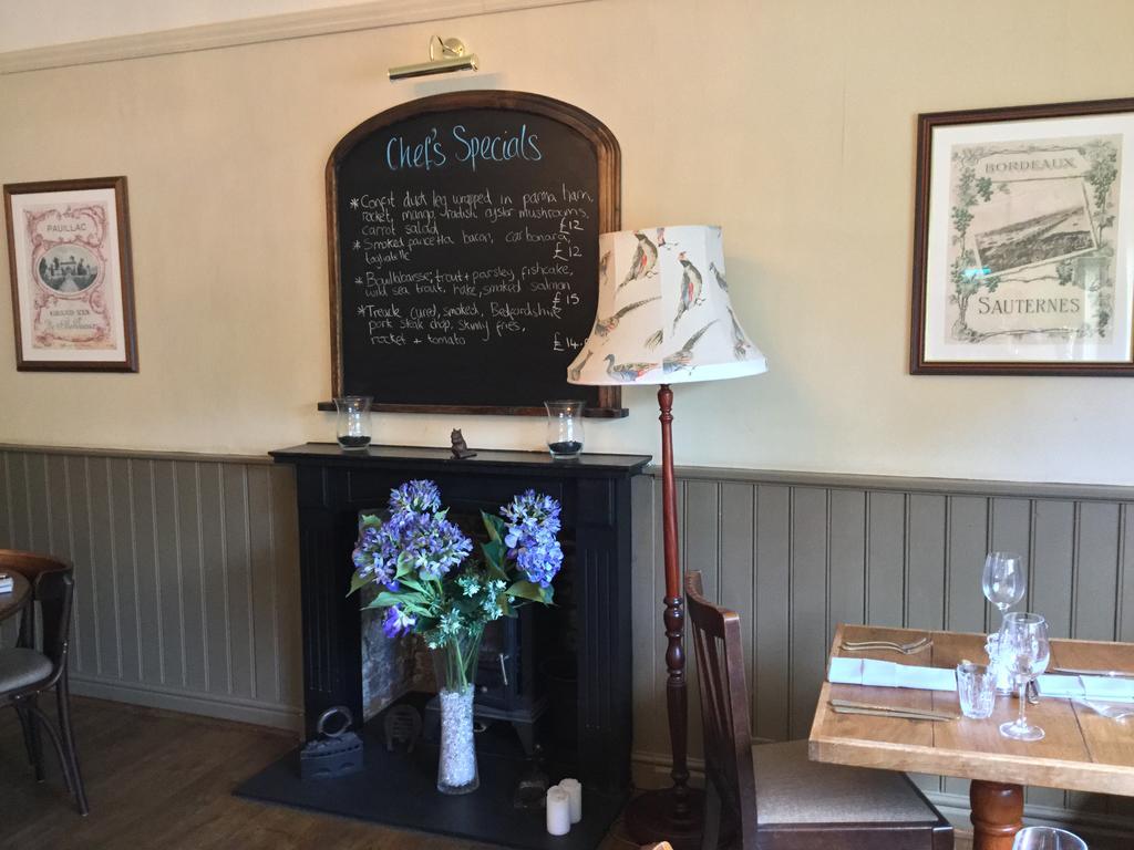 Three Tuns Ashwell Bed & Breakfast ภายนอก รูปภาพ