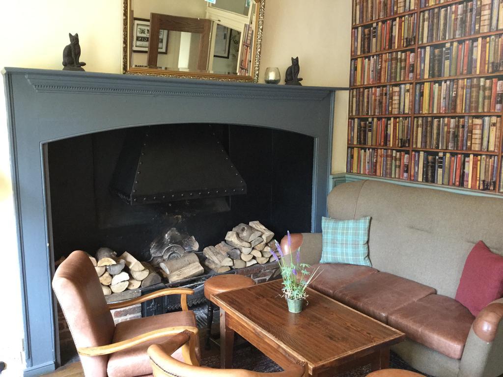Three Tuns Ashwell Bed & Breakfast ภายนอก รูปภาพ