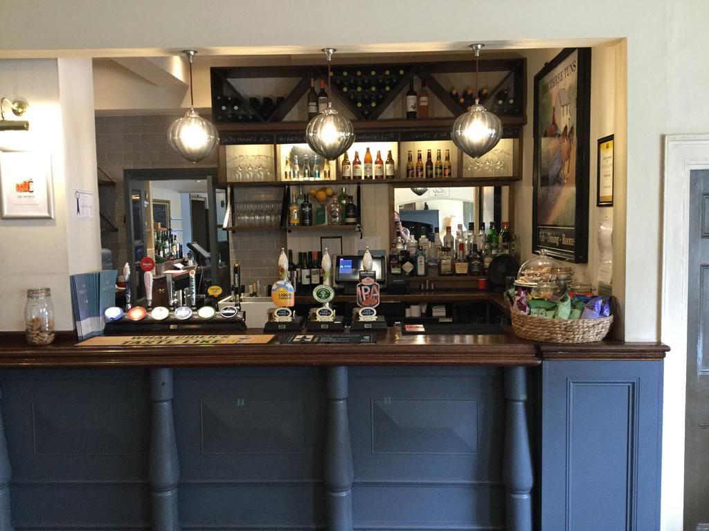 Three Tuns Ashwell Bed & Breakfast ภายนอก รูปภาพ